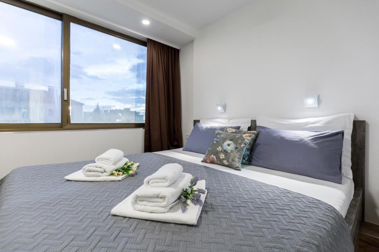 Apinelo Tower Rooms Split Exterior photo