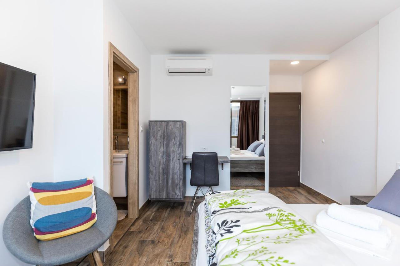 Apinelo Tower Rooms Split Exterior photo