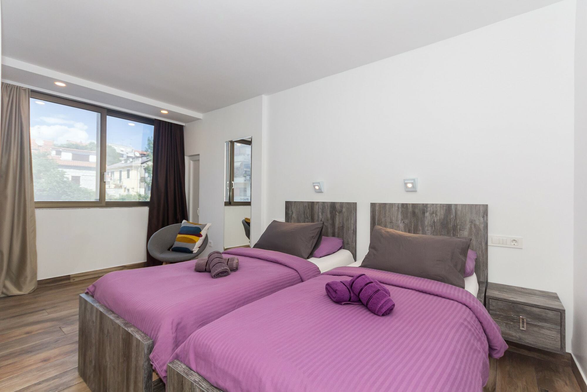 Apinelo Tower Rooms Split Exterior photo